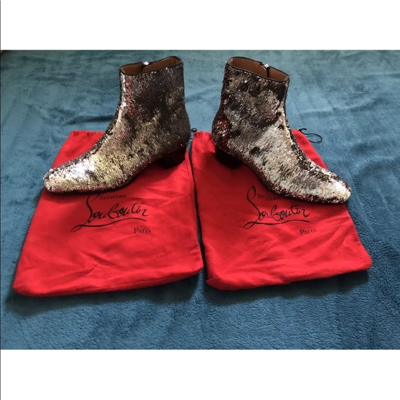 Comment below up to a size 15 - Picture 1 of 6